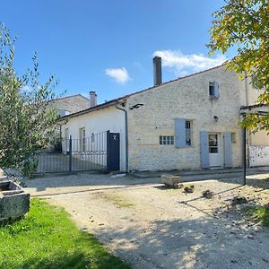 Апартаменты Domaine De La Laigne - Spa Asnieres-la-Giraud Exterior photo