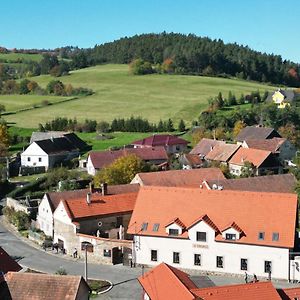 Отель Penzion U Svarcu Zduchovice Exterior photo