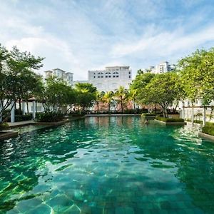 White House Straits Quay Marina Luxury Stay Gurney Tanjung Tokong Exterior photo