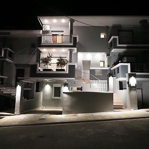 5 Luxury Apartments Янина Exterior photo