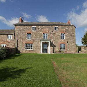 Вилла Pentwyn Farm Raglan Exterior photo