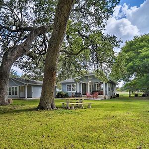 Вилла The Petite Lake House In Seguin With Patio! Exterior photo