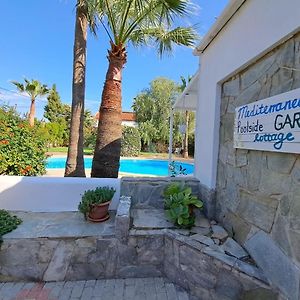 Mediterranean Poolside Garden Cottage Кити Exterior photo