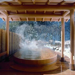 Отель Nishiyama Onsen Keiunkan Hayakawa Exterior photo