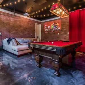 Vnc Bnb King Beds, Pool Table, Fire Pit, Arcade, Xbox Ванкувер Exterior photo