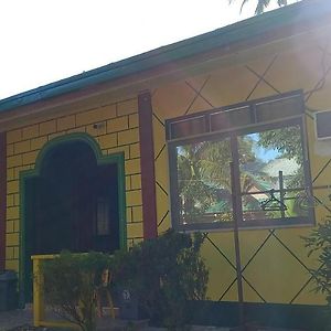 Отель Rodel Yellow Hauz Itaytay Exterior photo