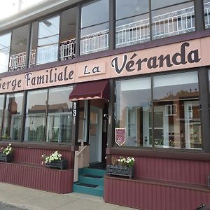 Отель Auberge Familiale La Veranda Труа-Ривьер Exterior photo