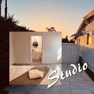 Studio With Private Entrance By Zen Living Short Term Rental Уэст-Ковина Exterior photo