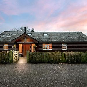 The Country Lodge At Hill House Farm Cheshire Тарпорли Exterior photo