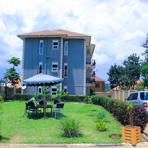 Bed and Breakfast Karibu Namugongo Кампала Exterior photo