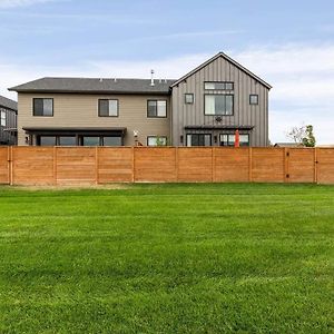 Luxury Townhome On The Park With Bridger Mtn Views Бозман Exterior photo