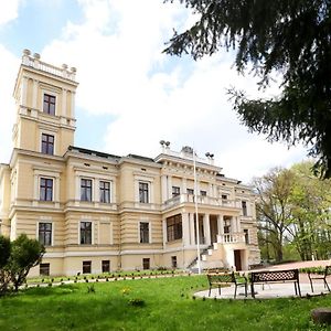 Отель Palac Biedrusko Познань Exterior photo