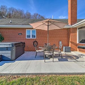 Home With Hot Tub Near Shenandoah Natl Park! Фронт-Ройал Exterior photo