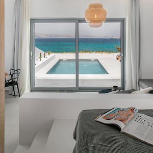 Seanfinity Beachfront Suites Микри-Вигла Exterior photo