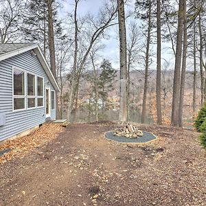 Вилла Waterfront Retreat With Boat Dock And Fire Pit! Southbury Exterior photo