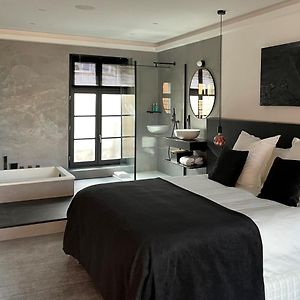 Ennea - Jacuzzi & Luxury Suites (Adults Only) Перпиньан Exterior photo
