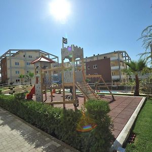 Апартаменты Luxury Gated Comunity Apartament Тирана Exterior photo