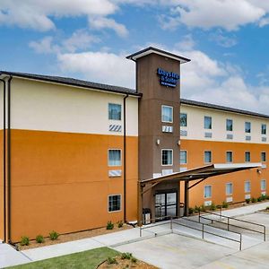 Days Inn & Suites By Wyndham Horn Lake - Memphis Graceland Exterior photo