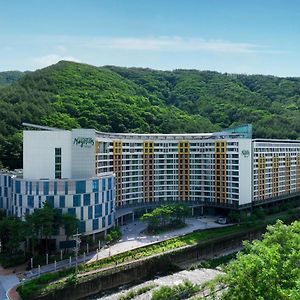 Jeongseon Mayhills Resort Exterior photo