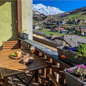 Heimelige Ferienwohnung Mit Sicht In Die Bergwelt Бивио Exterior photo