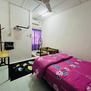 Qeeha Murni Homestay Wifi Cuckoo Бантинг Exterior photo