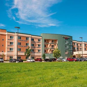 Отель Courtyard Milwaukee Airport Exterior photo