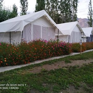 Отель Lumbini Camp Hunder, Nubra Valley Лех Exterior photo