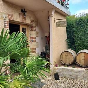 Отель La Maison Des Vignes Charentay Exterior photo