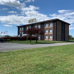 Hotel Ayri Медезано Exterior photo