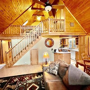 1 Bedroom With A Loft And Hot Tub Cabin 45 Minutes To Asheville Марион Exterior photo