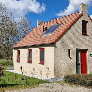 Вилла Ruim Vakantiehuis Aan Meer Bij Nijmegen Gelderland Ewijk Exterior photo