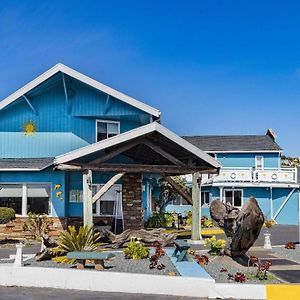 Oceanside Inn & Suites, A Days Inn By Wyndham Форт-Брэгг Exterior photo