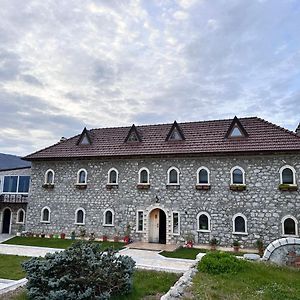 Отель Bujtina Gjana Kukes Exterior photo