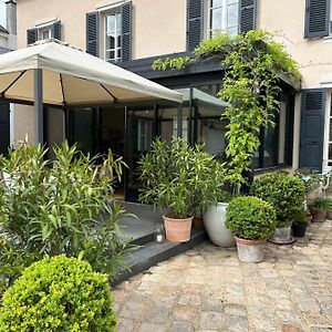 Bed and Breakfast Le Jardin Cathedrale Шартр Exterior photo