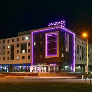 Отель Moxy Edinburgh Airport Инглистон Exterior photo