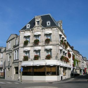 Hotel Restaurant Des Remparts Шомон Exterior photo