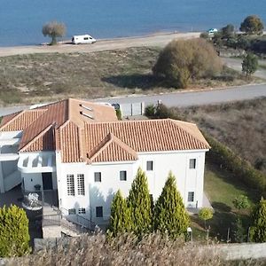 Вилла Vila George In Front Of The Sea Khalkoutsion Exterior photo