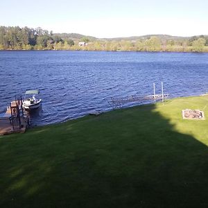 Отель Peaceful Restful & Fun On The Water Golden Lake Exterior photo