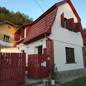 Отель Szonyi Uti Vendeghaz Зебегень Exterior photo