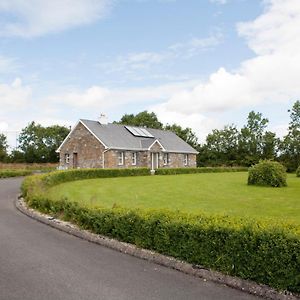 Вилла Inviting 4-Bed House In Strokestown Exterior photo