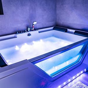 Вилла Domek Hot Tub Jacuzzi Chillout Колобжег Exterior photo