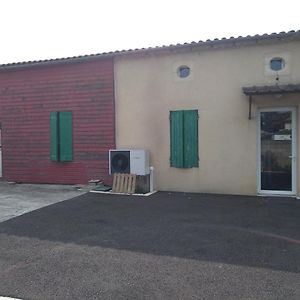 Апартаменты Location Temporaire Fourques-sur-Garonne Exterior photo