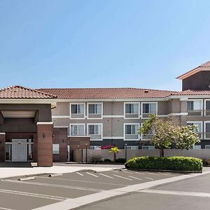 La Quinta By Wyndham Hesperia Victorville Exterior photo