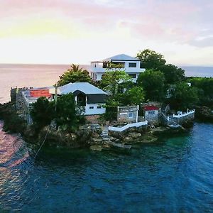 Utopia Island Resort Батангас Exterior photo