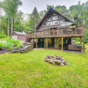 Вилла Pet-Friendly Tolland Cabin With Private Hot Tub! Exterior photo