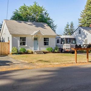 Вилла Charming Eugene Retreat Private Hot Tub And Yard! Exterior photo