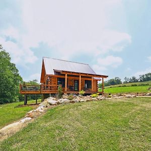 Вилла Modern Willis Cabin Retreat 24-Acre Working Farm! Exterior photo