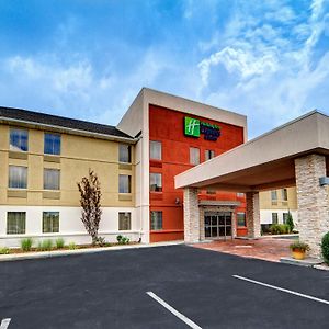 Holiday Inn Express & Suites Crossville, An Ihg Hotel Exterior photo