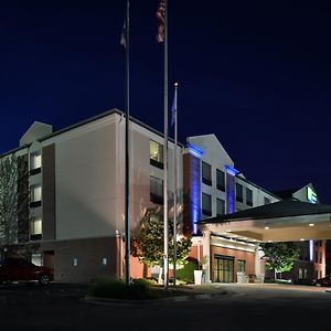 Holiday Inn Express Hotel & Suites Milwaukee-New Berlin, An Ihg Hotel Exterior photo