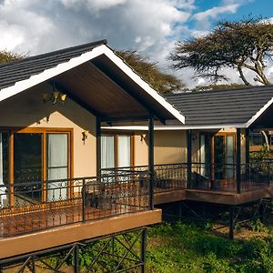 Karibu Camps And Lodges Lions Paw Ngorongoro Карату Exterior photo